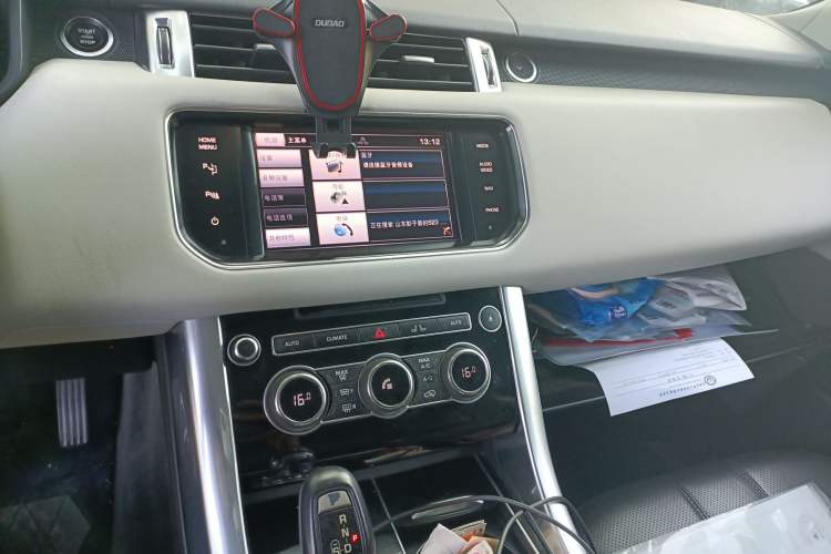 Used Land Rover Range Sport 2014 3.0 SC V6 HSE Audio And AC Panel