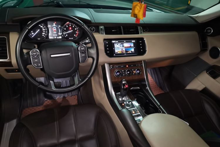 Used Land Rover Range Sport 2014 3.0 SC V6 HSE Center Console