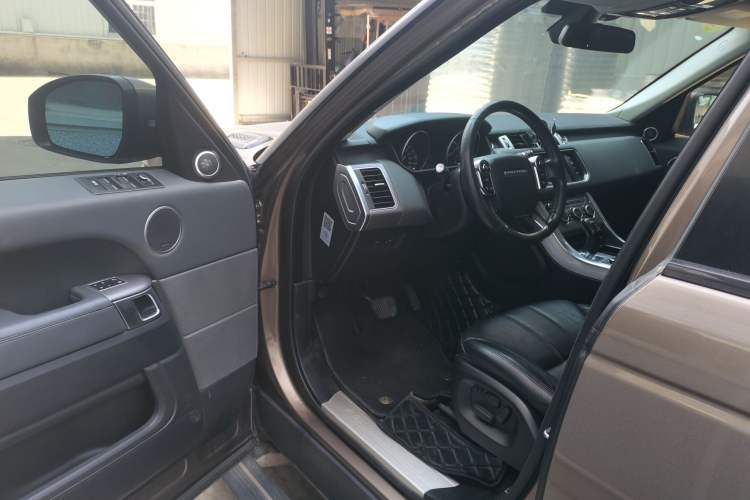 Used Land Rover Range Sport 2014 3.0 SC V6 HSE Driver Seat