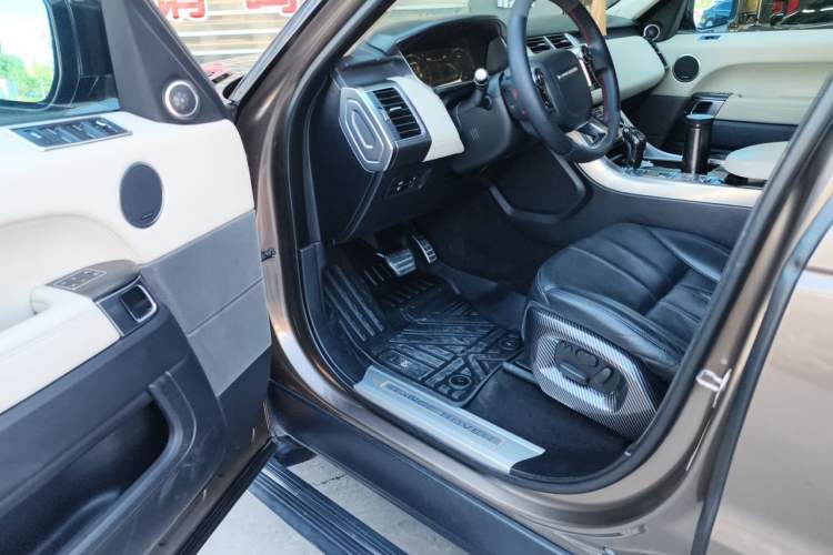 Used Land Rover Range Sport 2014 3.0 SC V6 HSE Driver Seat