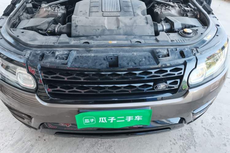 Used Land Rover Range Sport 2014 3.0 SC V6 HSE Engine Bay