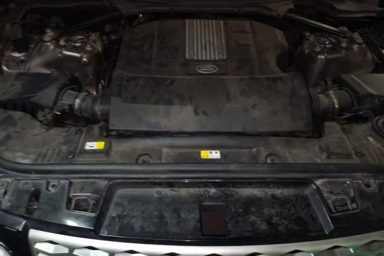 Used Land Rover Range Sport 2014 3.0 SC V6 HSE Engine Bay