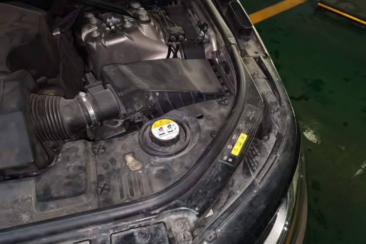 Used Land Rover Range Sport 2014 3.0 SC V6 HSE Engine Bay Left