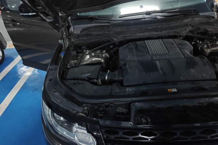 Used Land Rover Range Sport 2014 3.0 SC V6 HSE DYNAMIC Engine Bay Right