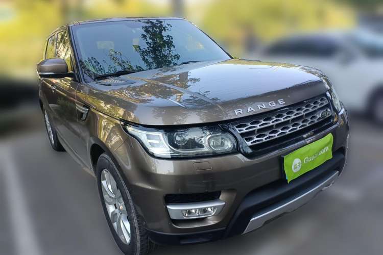 Used Land Rover Range Sport 2014 3.0 SC V6 HSE Front Right 45 Deg