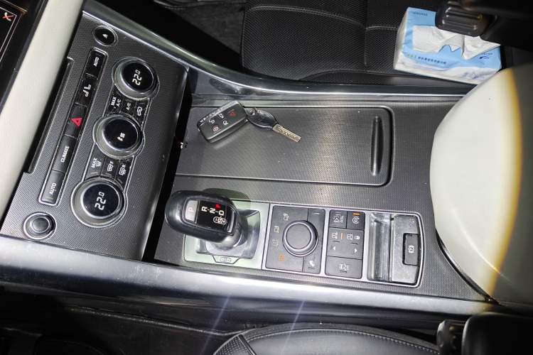 Used Land Rover Range Sport 2014 3.0 SC V6 HSE DYNAMIC Gear Lever
