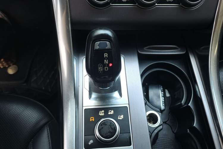 Used Land Rover Range Sport 2014 3.0 SC V6 HSE Gear Lever