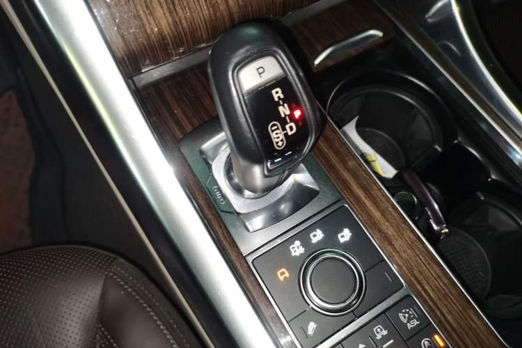 Used Land Rover Range Sport 2014 3.0 SC V6 HSE Gear Lever