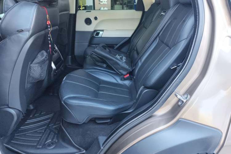 Used Land Rover Range Sport 2014 3.0 SC V6 HSE Left Rear Seat