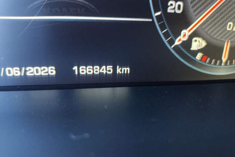 Used Land Rover Range Sport 2014 3.0 SC V6 HSE Odometer Close Up
