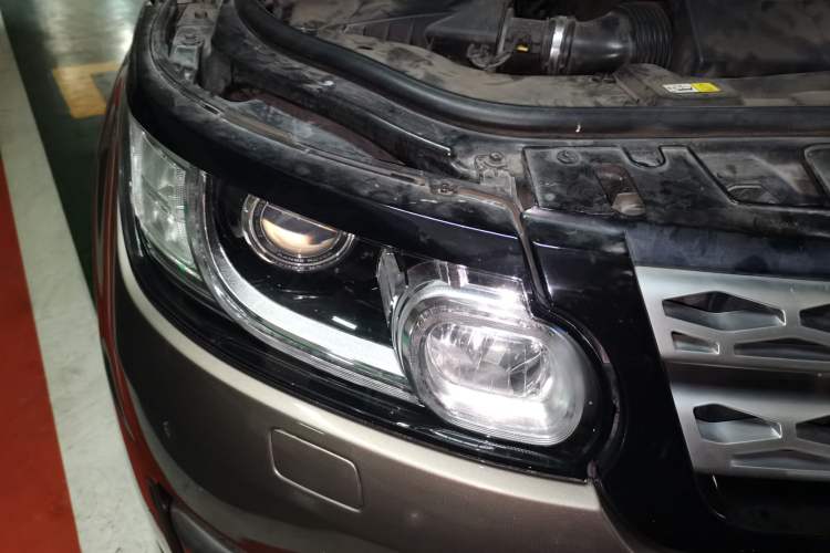 Used Land Rover Range Sport 2014 3.0 SC V6 HSE Right Front Headlight