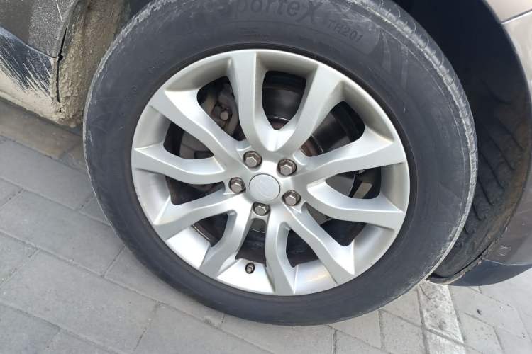 Used Land Rover Range Sport 2014 3.0 SC V6 HSE Right Front Wheel Hub