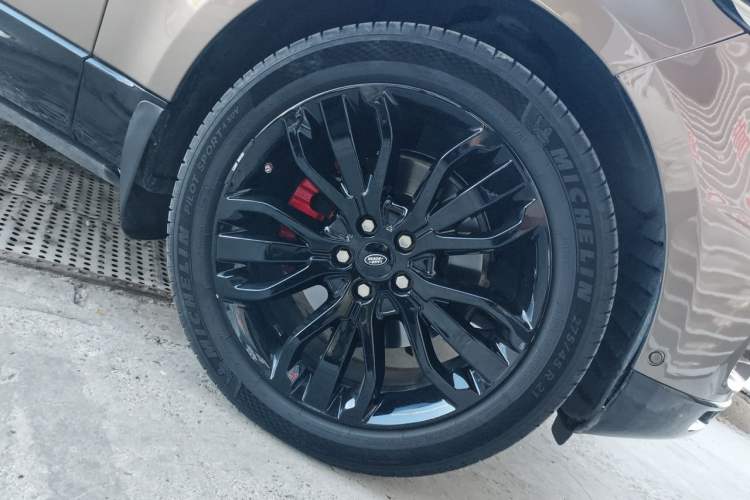 Used Land Rover Range Sport 2014 3.0 SC V6 HSE Right Front Wheel Hub
