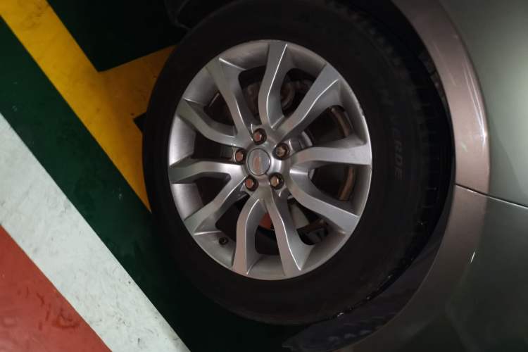 Used Land Rover Range Sport 2014 3.0 SC V6 HSE Right Front Wheel Hub