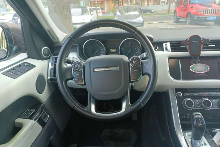 Used Land Rover Range Sport 2014 3.0 SC V6 HSE Steering Wheel