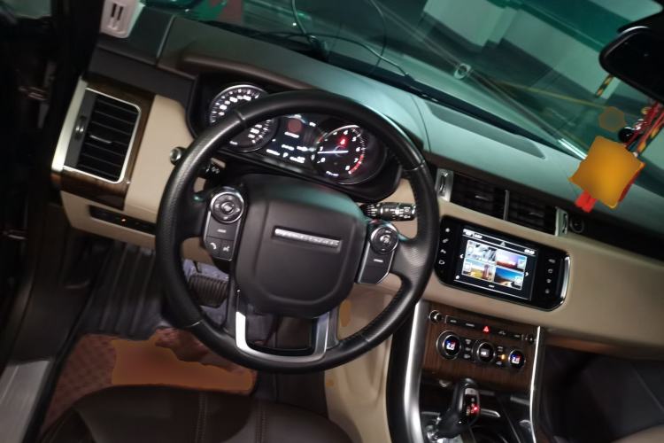 Used Land Rover Range Sport 2014 3.0 SC V6 HSE Steering Wheel