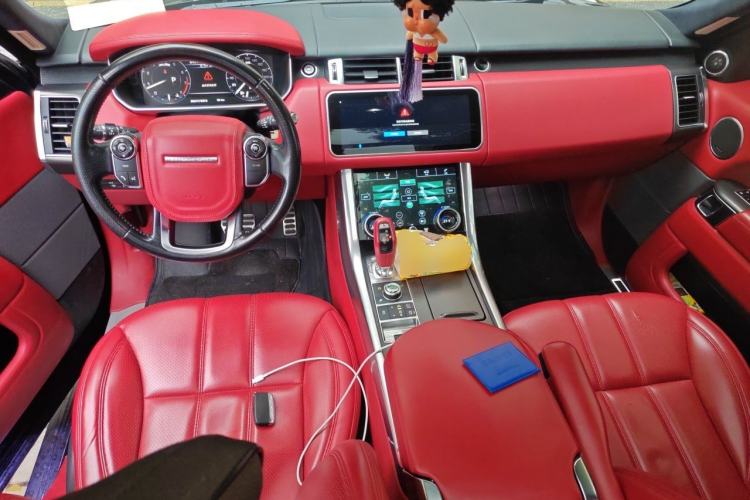 Used Land Rover Range Sport 2014 3.0 SC V6 HSE Center Console