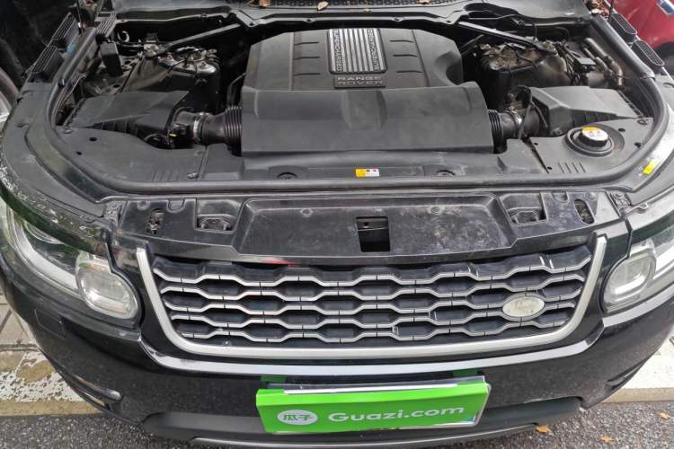 Used Land Rover Range Sport 2014 3.0 SC V6 HSE Engine Bay