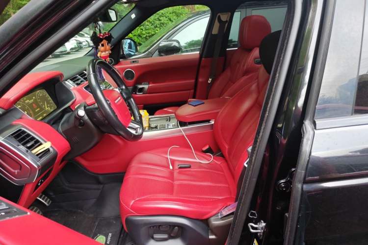 Used Land Rover Range Sport 2014 3.0 SC V6 HSE Left Front Seat