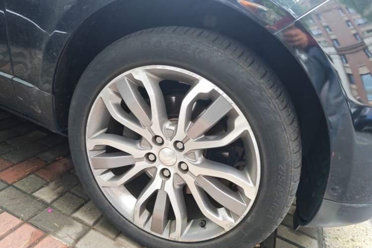 Used Land Rover Range Sport 2014 3.0 SC V6 HSE Right Front Wheel Hub