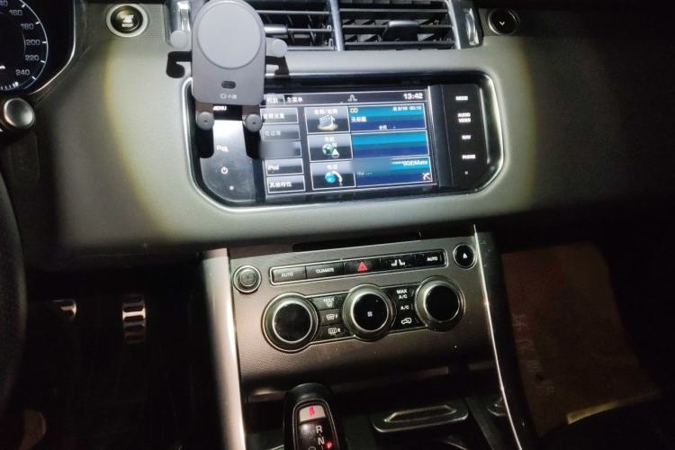 Used Land Rover Range Sport 2014 3.0 SC V6 HSE DYNAMIC Audio And AC Panel
