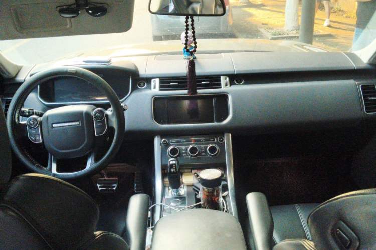Used Land Rover Range Sport 2014 3.0 SC V6 HSE DYNAMIC Center Console