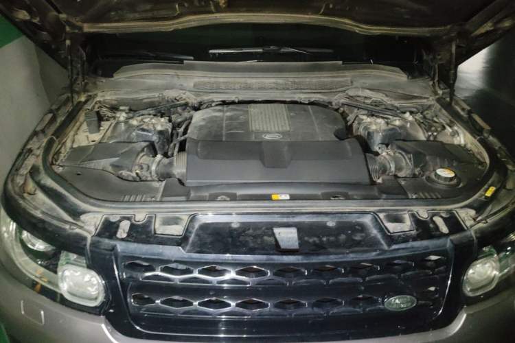 Used Land Rover Range Sport 2014 3.0 SC V6 HSE DYNAMIC Engine Bay