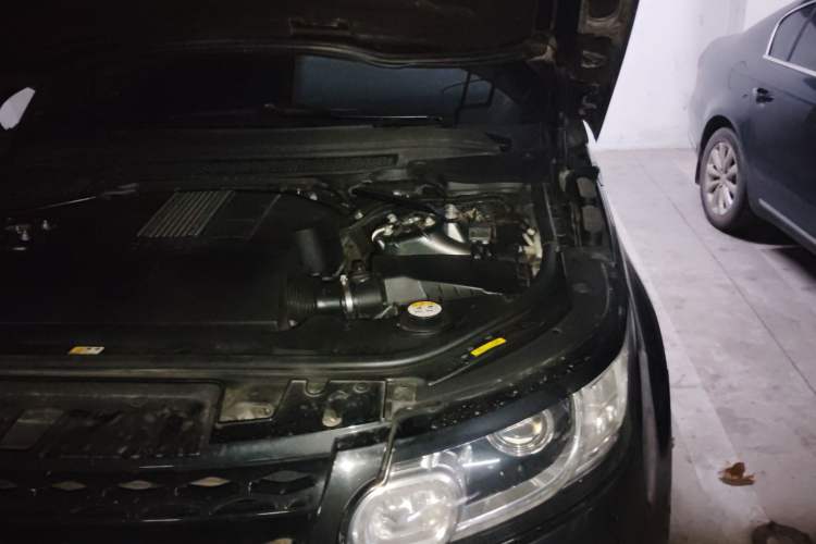Used Land Rover Range Sport 2014 3.0 SC V6 HSE DYNAMIC Engine Bay Left