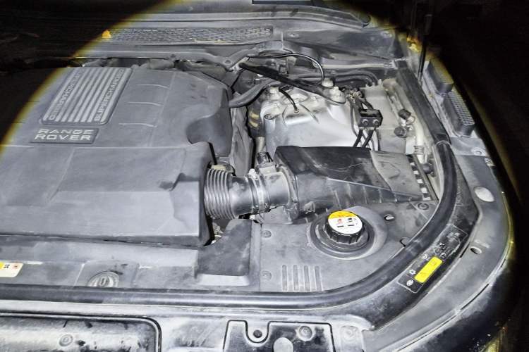 Used Land Rover Range Sport 2014 3.0 SC V6 HSE DYNAMIC Engine Bay Left