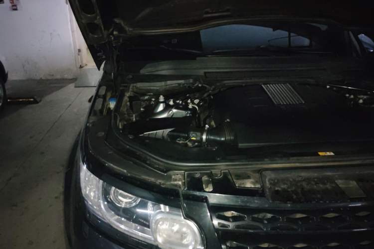 Used Land Rover Range Sport 2014 3.0 SC V6 HSE DYNAMIC Engine Bay Right