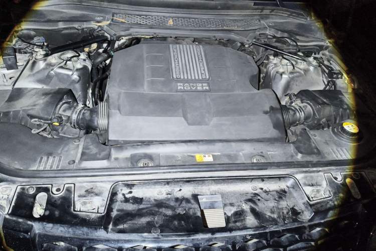 Used Land Rover Range Sport 2014 3.0 SC V6 HSE DYNAMIC Engine Bay