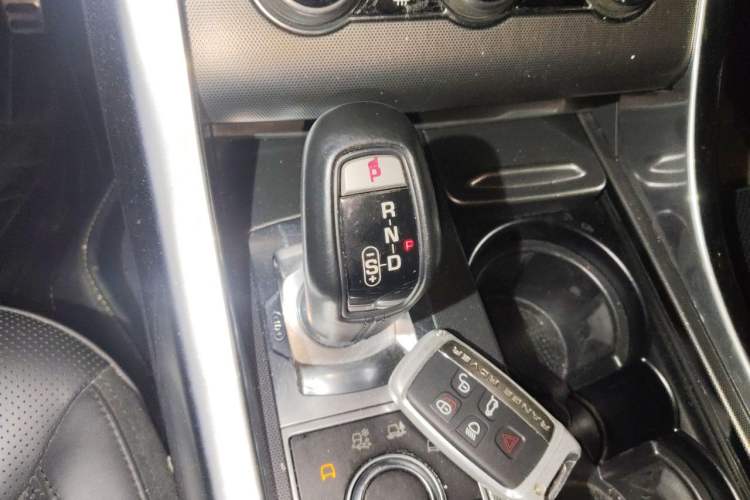 Used Land Rover Range Sport 2014 3.0 SC V6 HSE DYNAMIC Gear Lever
