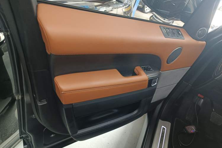 Used Land Rover Range Sport 2014 3.0 SC V6 HSE DYNAMIC Interior 7
