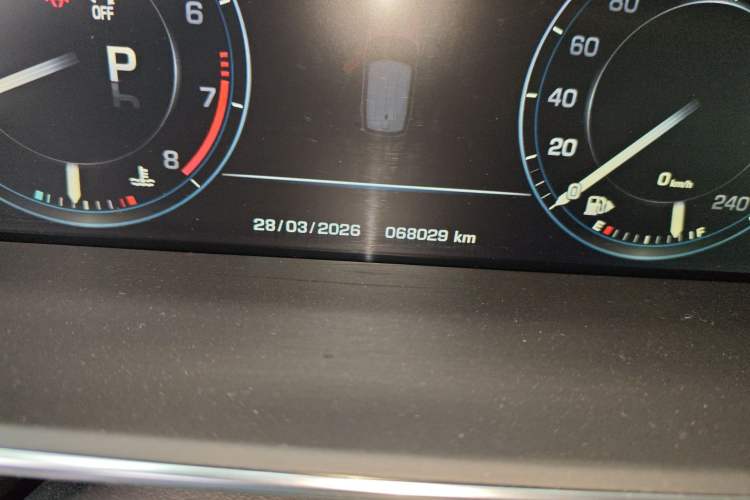 Used Land Rover Range Sport 2014 3.0 SC V6 HSE DYNAMIC Odometer Close Up