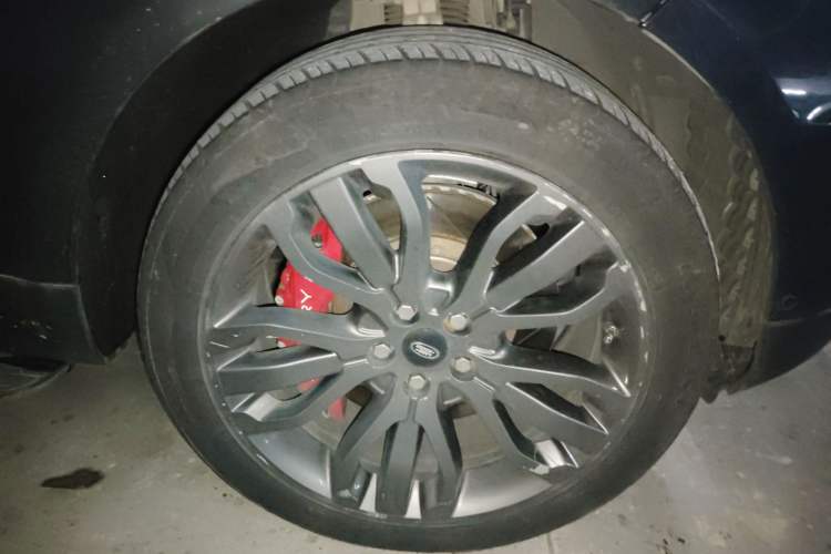 Used Land Rover Range Sport 2014 3.0 SC V6 HSE DYNAMIC Right Front Wheel Hub