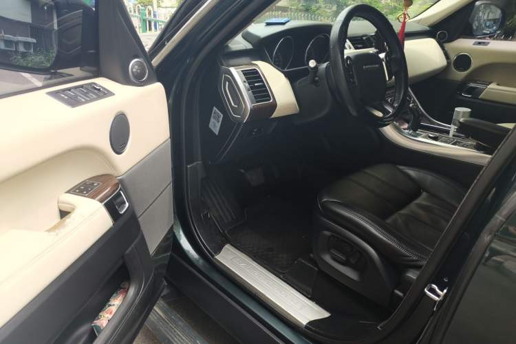 Used Land Rover Range Sport 2014 3.0 SC V6 HSE Driver Seat