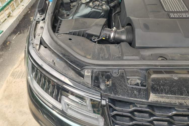 Used Land Rover Range Sport 2014 3.0 SC V6 HSE Engine Bay Right