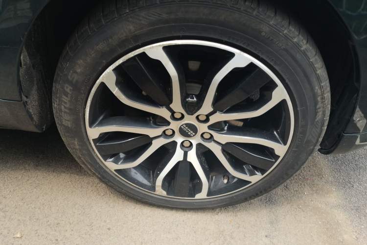 Used Land Rover Range Sport 2014 3.0 SC V6 HSE Right Front Wheel Hub