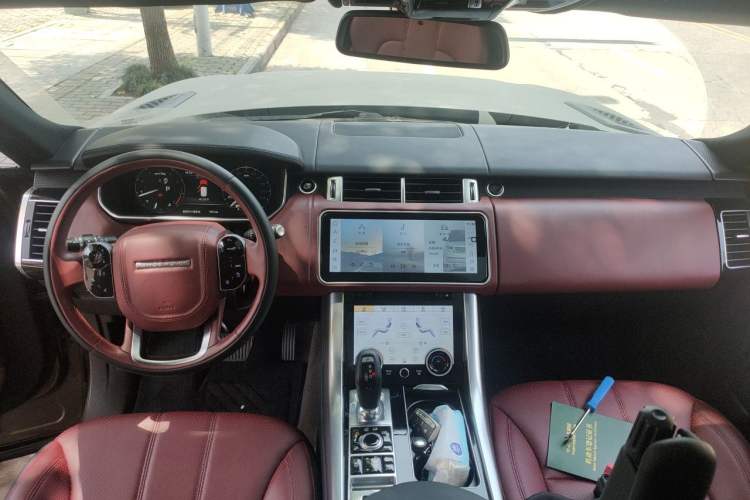 Used Land Rover Range Sport 2014 3.0 SC V6 HSE Center Console
