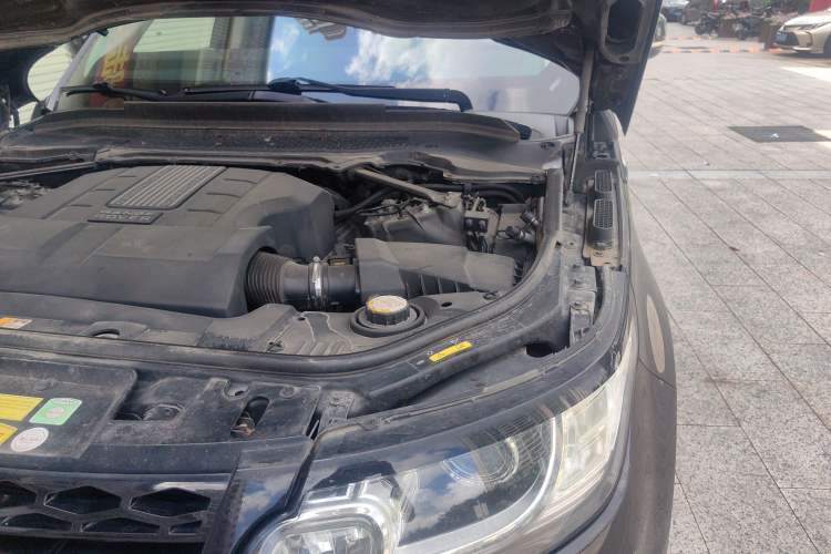 Used Land Rover Range Sport 2014 3.0 SC V6 HSE DYNAMIC Engine Bay Left