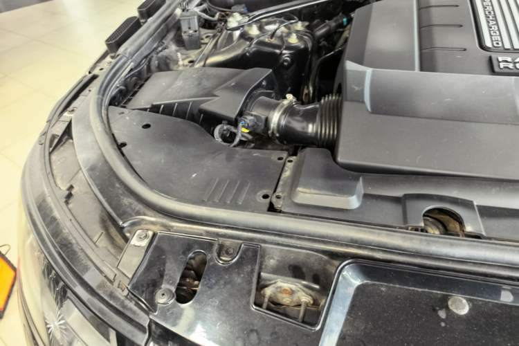 Used Land Rover Range Sport 2014 3.0 SC V6 HSE DYNAMIC Engine Bay Right