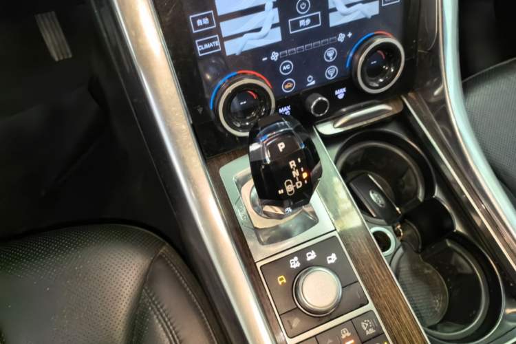 Used Land Rover Range Sport 2014 3.0 SC V6 HSE DYNAMIC Gear Lever