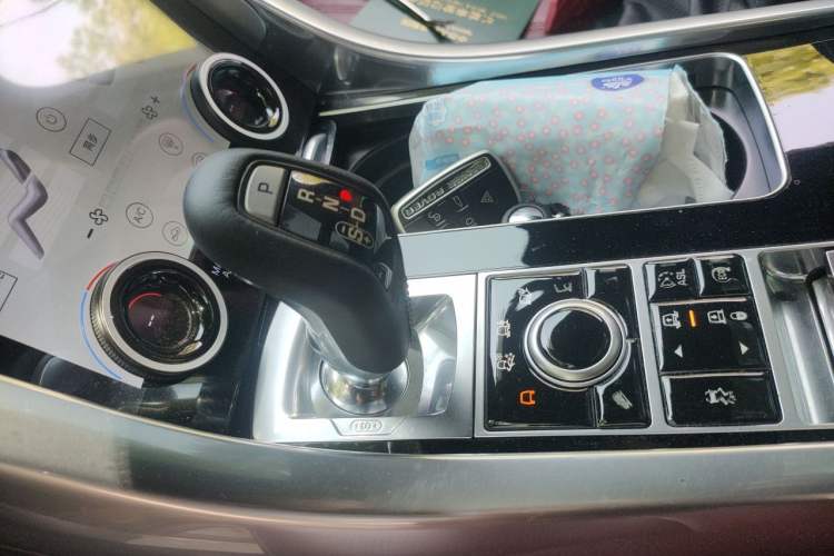 Used Land Rover Range Sport 2014 3.0 SC V6 HSE Gear Lever