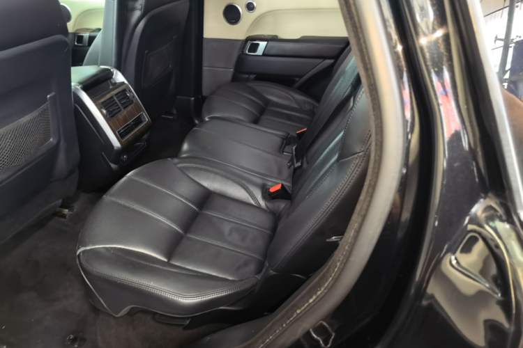 Used Land Rover Range Sport 2014 3.0 SC V6 HSE DYNAMIC Left Rear Seat