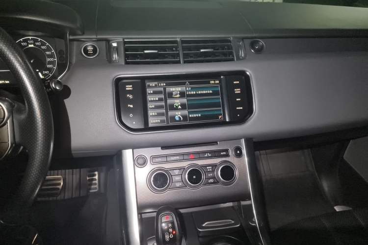 Used Land Rover Range Sport 2014 3.0 SC V6 HSE DYNAMIC Audio And AC Panel