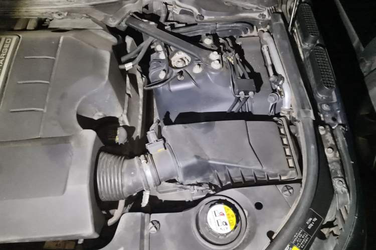 Used Land Rover Range Sport 2014 3.0 SC V6 HSE DYNAMIC Engine Bay Left