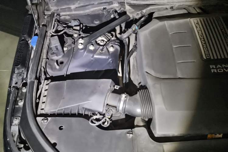 Used Land Rover Range Sport 2014 3.0 SC V6 HSE DYNAMIC Engine Bay Right