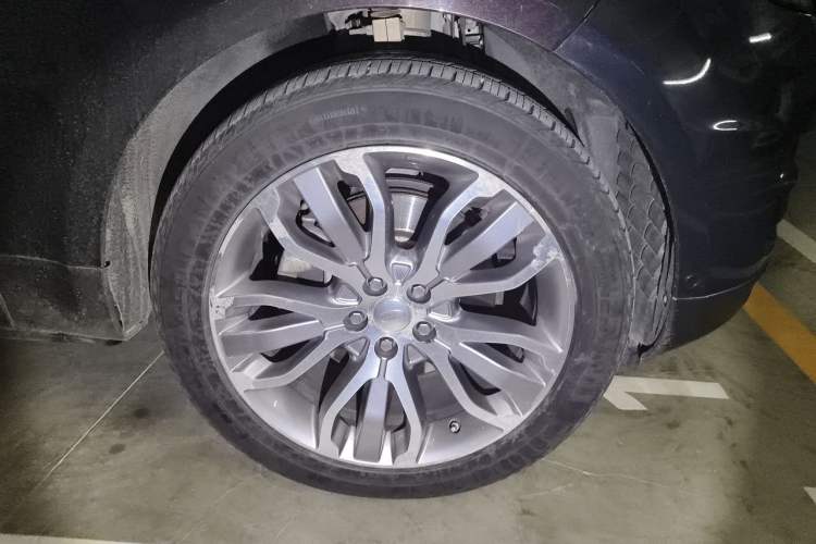 Used Land Rover Range Sport 2014 3.0 SC V6 HSE DYNAMIC Right Front Wheel Hub