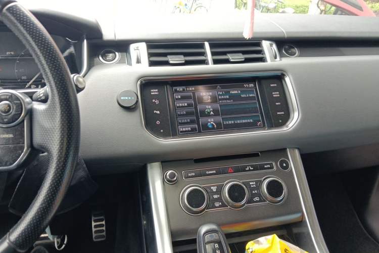 Used Land Rover Range Sport 2014 3.0 SC V6 HSE DYNAMIC Audio And AC Panel
