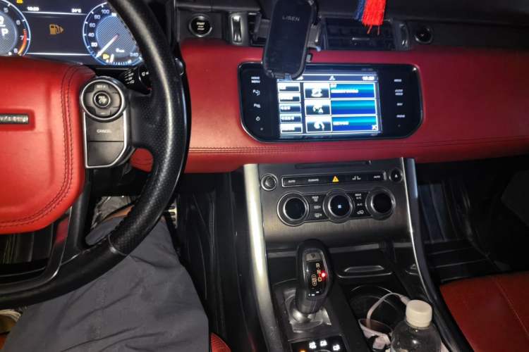 Used Land Rover Range Sport 2014 3.0 SC V6 HSE Audio And AC Panel